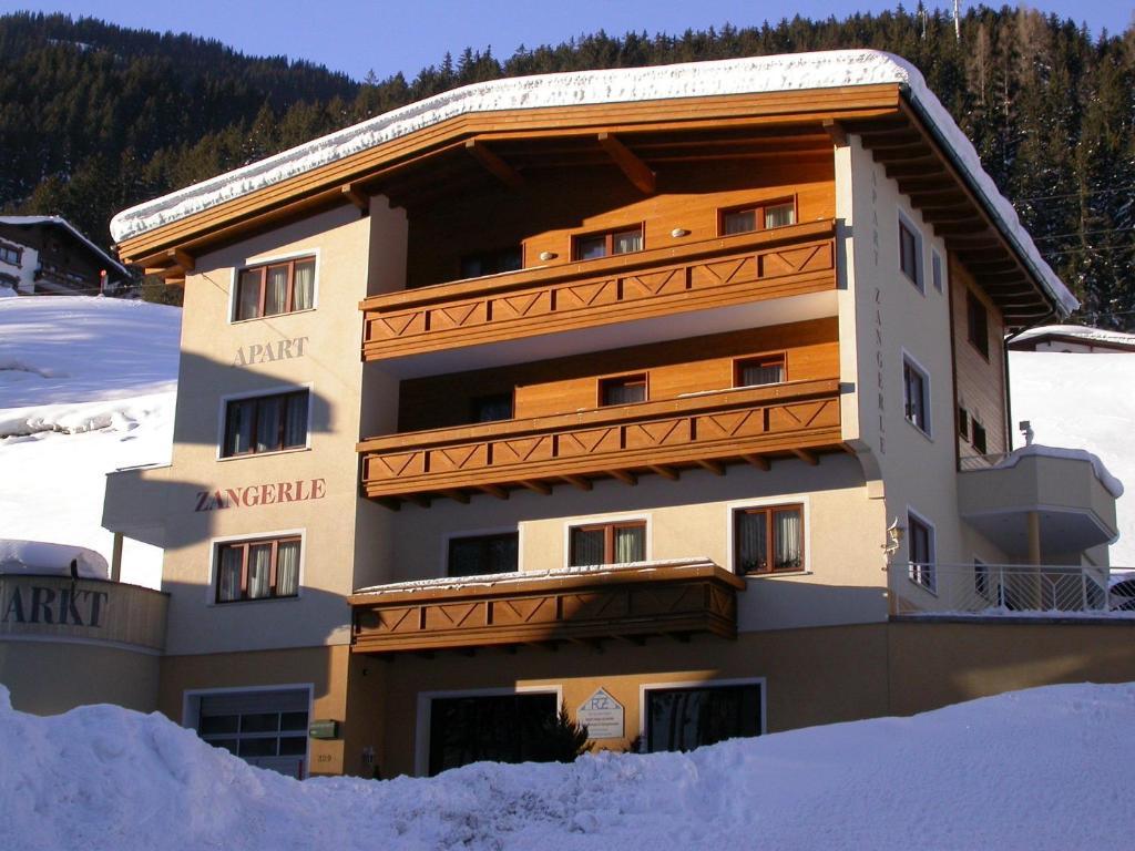 Zangerle Apartment *